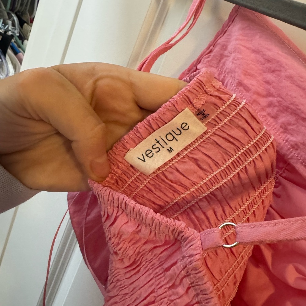 Vestique Tank - Picture 2 of 3